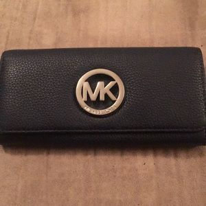 Navy Michael Kors Classic Wallet ⭐️